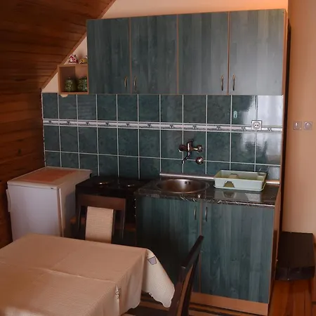 アパート Bozovic Mv ズラティボール