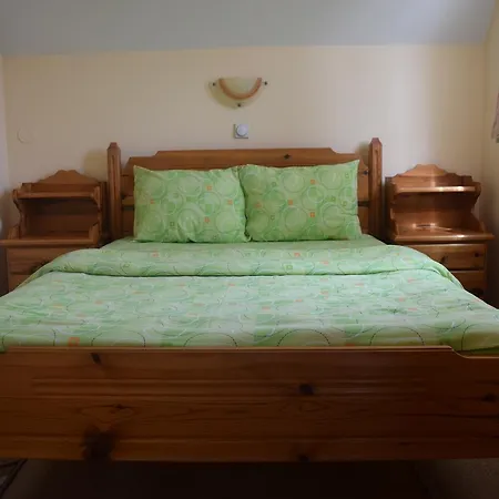 Bozovic Mv Apartman *