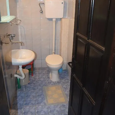 アパート Bozovic Mv ズラティボール